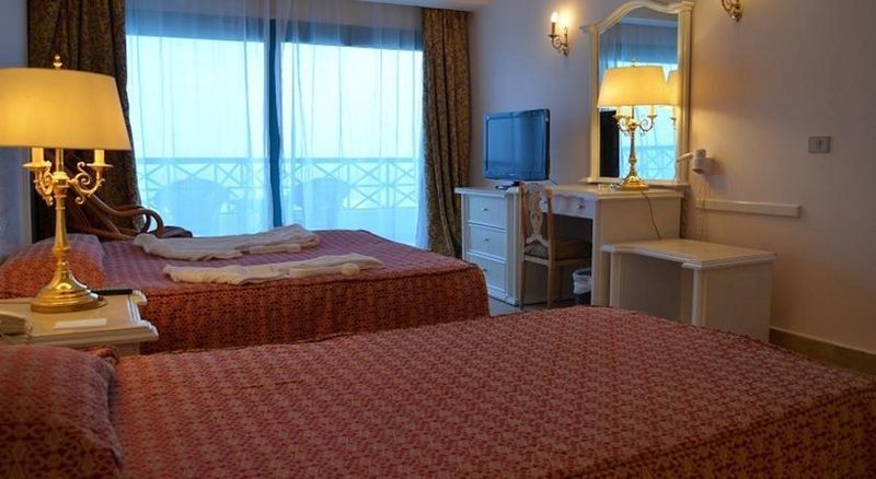 Hotelux Marina Complex 4*